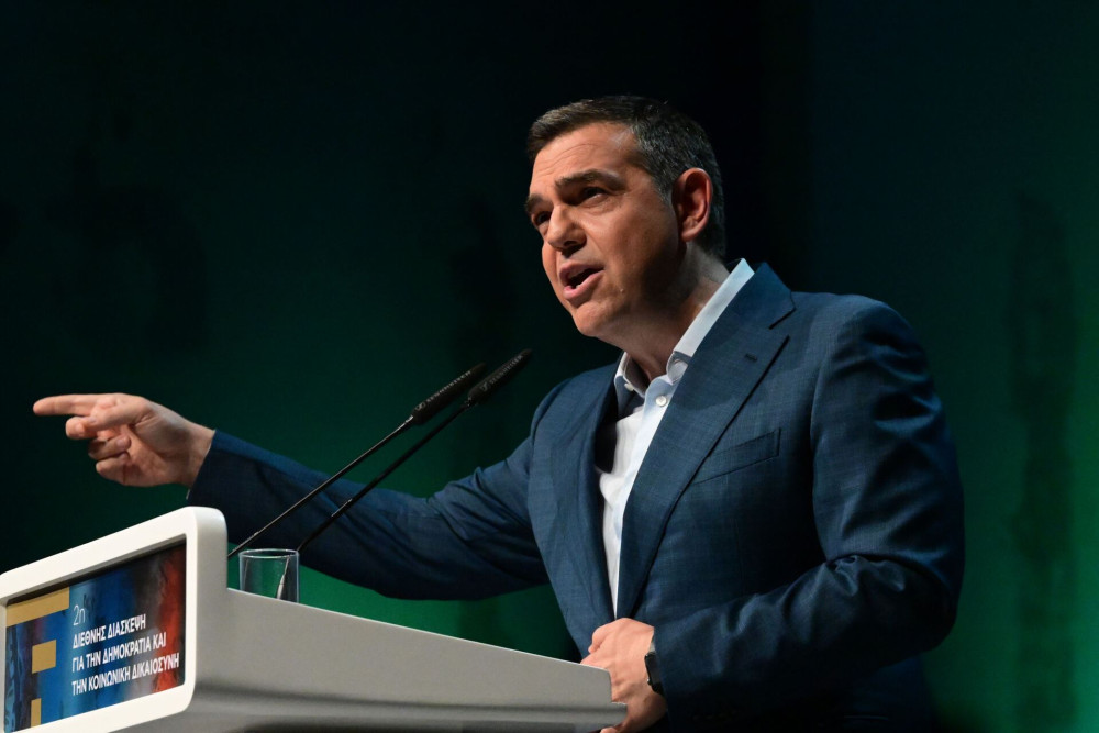 Τσίπρας: Η κρούση σε εφοπλιστές και «εκπροσώπους» των Τεμπών για το κόμμα που ετοιμάζει