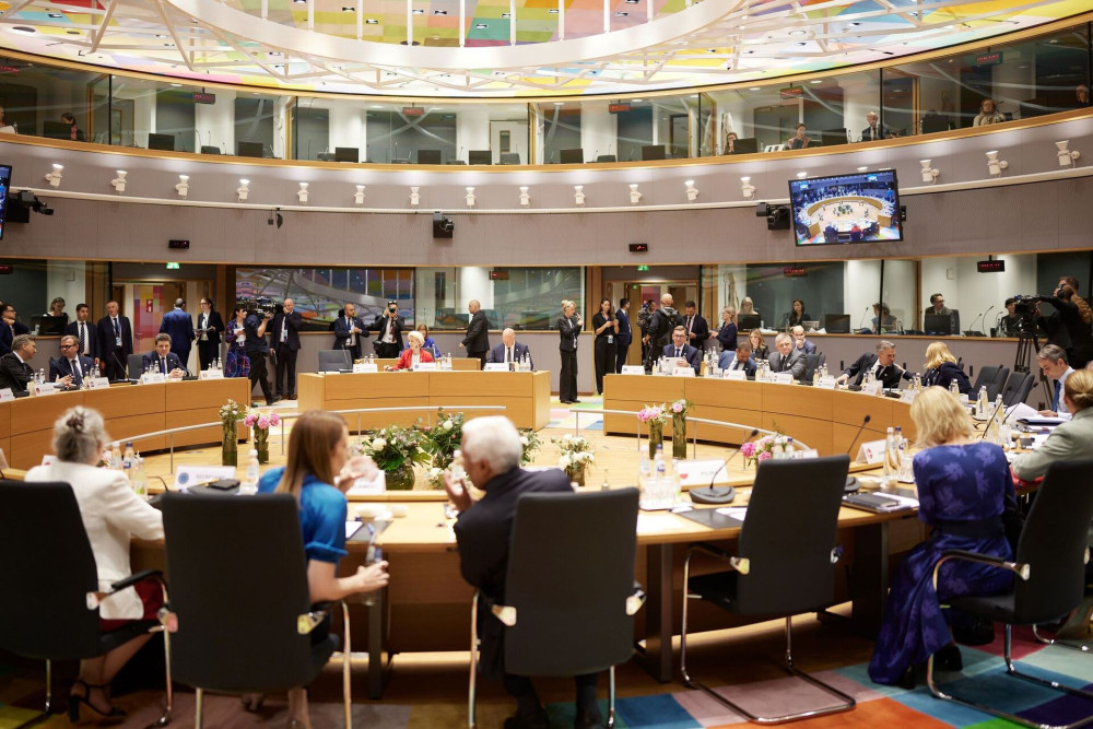 Ευρωπαϊκό Συμβούλιο: στην ατζέντα Ουκρανία, άμυνα, ανταγωνιστικότητα και πράσινη μετάβαση