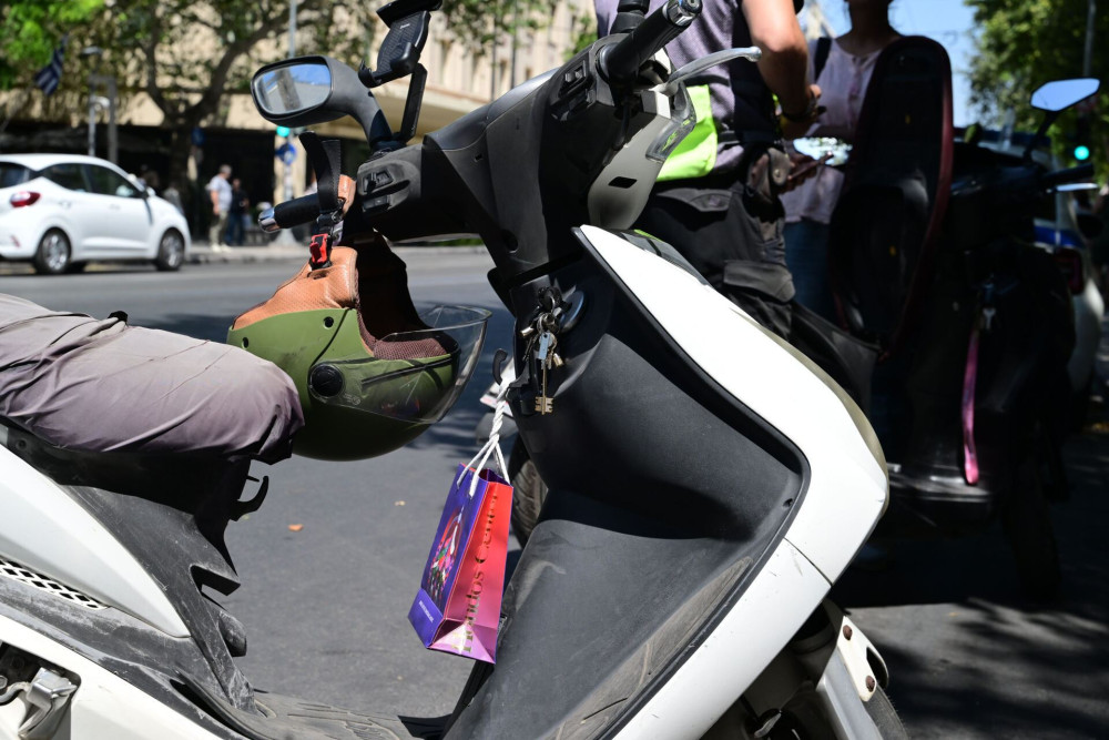 ΕΛΑΣ: πάνω από 1.040 παραβάσεις την τελευταία εβδομάδα για μη χρήση κράνους