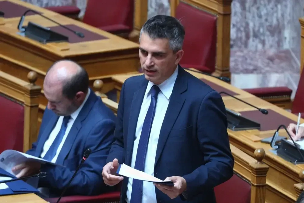 Όταν ο Δήμας εκνεύρισε τον Χαρίτση: Το 2018 δεν απαντήσατε σε 16 ερωτήσεις ως υπουργός στη Βουλή