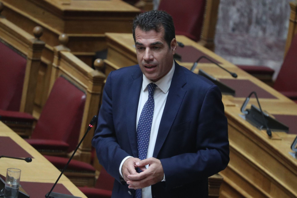 Αιχμές Πλεύρη κατά Λαζόπουλου: Μιλάει για τον Άγνωστο Στρατιώτη αυτός που ήθελε να αποφύγει τη θητεία