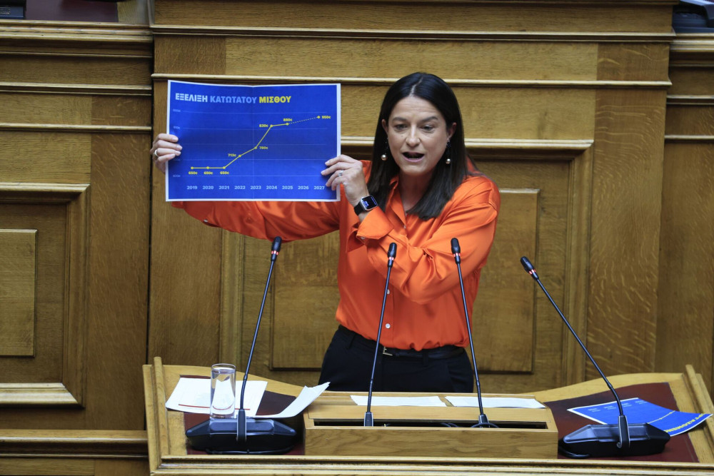 Η Κεραμέως διαλύει τα fake news της αντιπολίτευσης: «Το 13ωρο δεν καταργεί το 8ωρο»