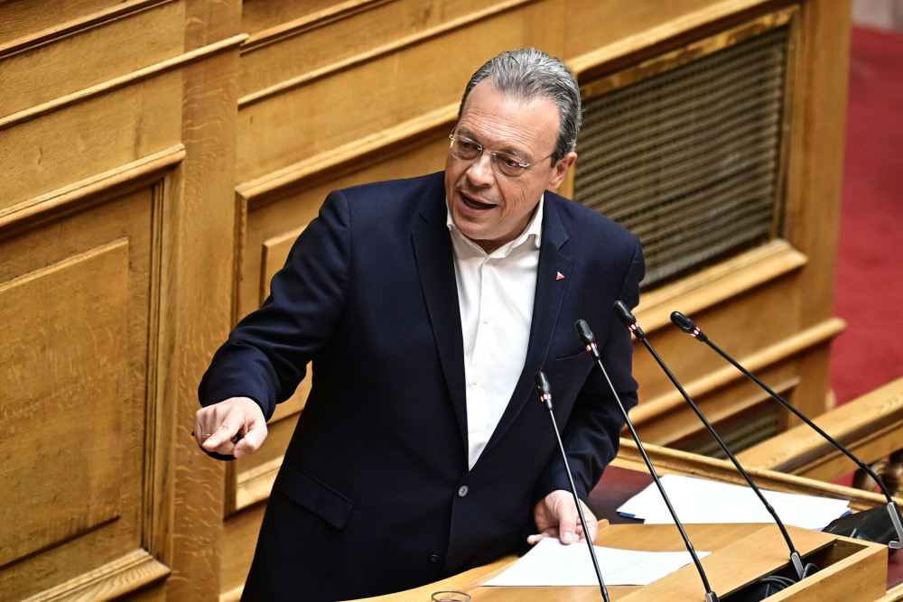 Ξέφυγε ο Φάμελλος: σε ρόλο θεματοφύλακα του συντάγματος επικαλείται το άρθρο 120