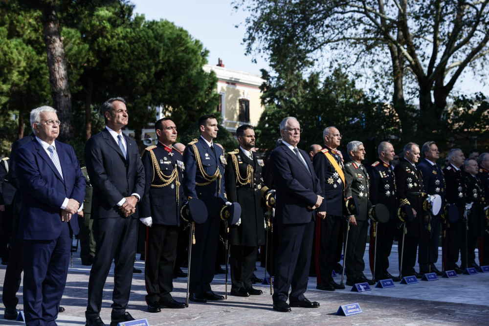 Οι κενές θέσεις και το κενό της αντιπολίτευσης