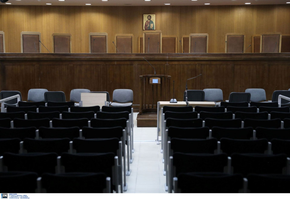Οι... σαμποτέρ της Δικαιοσύνης συνεχίζουν να παίζουν με τη λάσπη