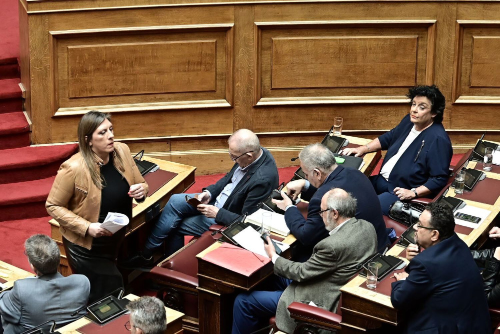 Κανέλλη-Κωνσταντοπούλου: «Έβαζες πλάτη στον Κασιδιάρη» - «Έχεις βίλα στην Εκάλη, έκανες καριέρα επί χούντας»