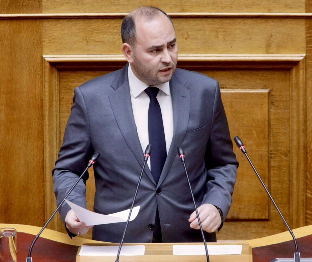 Λάκης Βασιλειάδης στο «Μανιφέστο»: Η πολιτική τού σήμερα και η πολιτική τού χθες