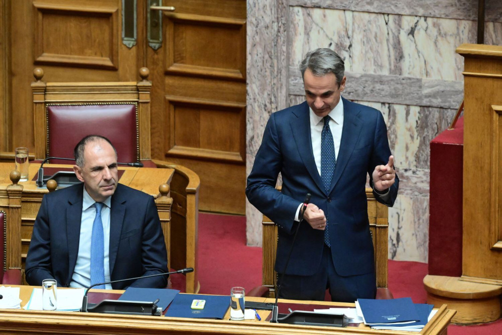 Μητσοτάκης σε Ανδρουλάκη: «Η Ελλάδα δεν χρεοκόπησε επί ΝΔ, αλλά έσκασε στα χέρια του Παπανδρέου» (video)