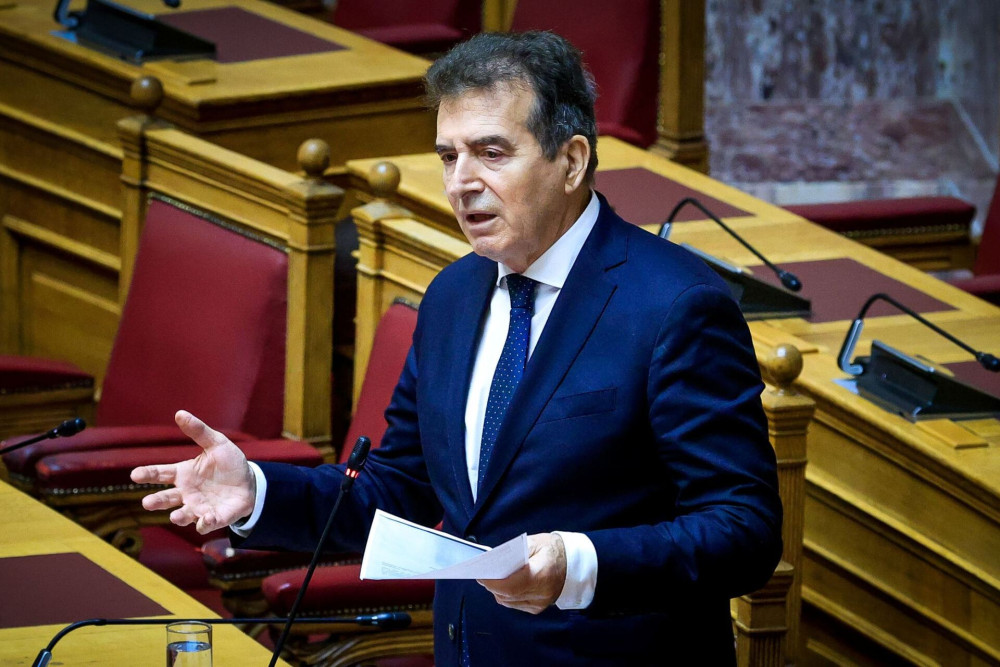 Χρυσοχοΐδης για Άγνωστο Στρατιώτη: Σε αυτά που είναι και ιερά και κοινά οφείλουμε τον μέγιστο σεβασμό