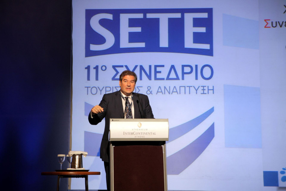 Ο Καραχάλιος κάνει υπαινιγμούς για νέο κόμμα από την Καρυστιανού