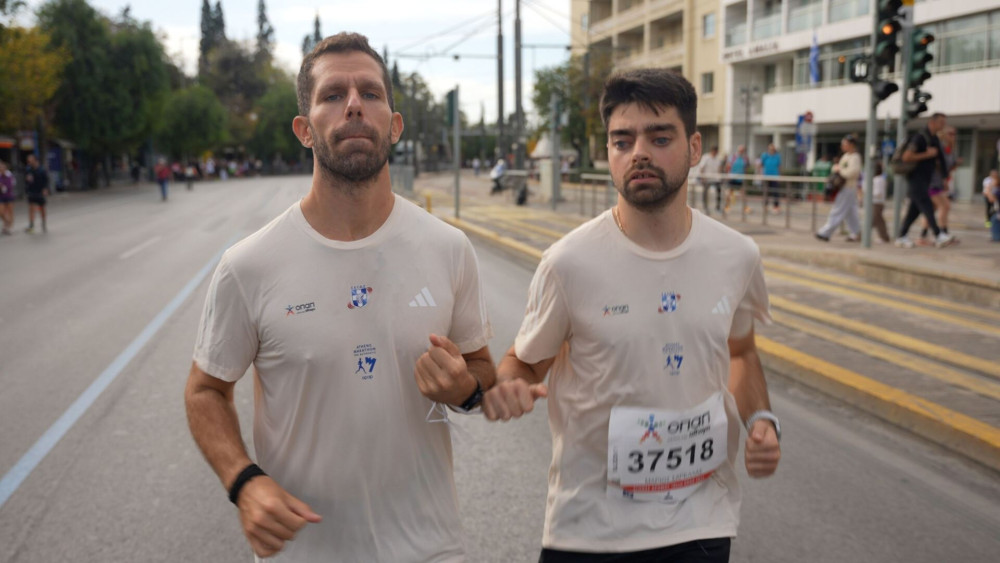 Το πιο δυνατό μήνυμα του Αυθεντικού Μαραθωνίου από το δρομέα με πρόβλημα όρασης που ξεχώρισε