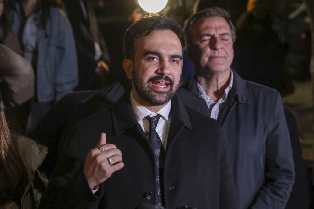 Νέα Υόρκη: φαβορί για δήμαρχος ο Μαμντάνι - Απειλές Τραμπ για περικοπή χρηματοδότησης
