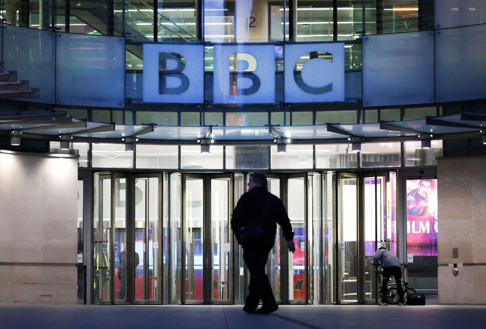 Στάρμερ: Το BBC πρέπει να βάλει σε τάξη τα του οίκου του
