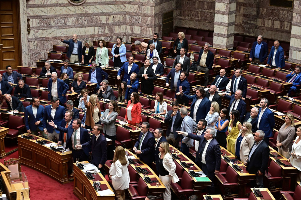 ΠΑΣΟΚ και ΣΥΡΙΖΑ γράφουν λευκές σελίδες και στα ενεργειακά