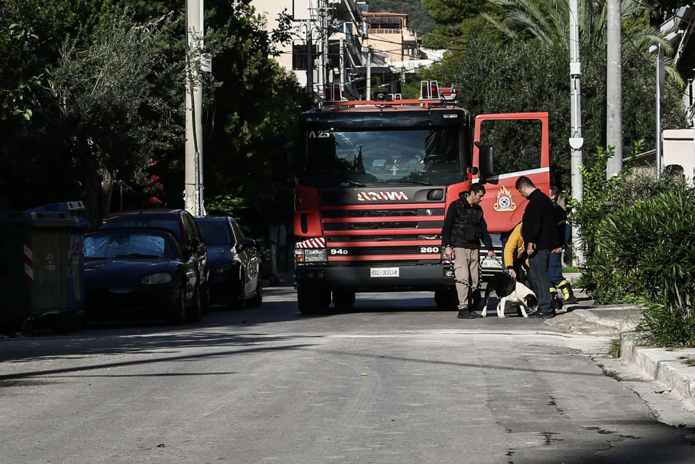 Νίκαια: φωτιά σε όχημα σωφρονιστικού υπαλλήλου - Εντοπίστηκε χειροβομβίδα