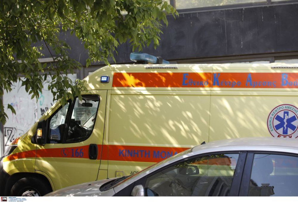 Τουριστικό λεωφορείο «καρφώθηκε» στο διαχωριστικό στη Ν.Ε.Ο. Αθηνών–Λαμίας – Έξι τραυματίες στο νοσοκομείο