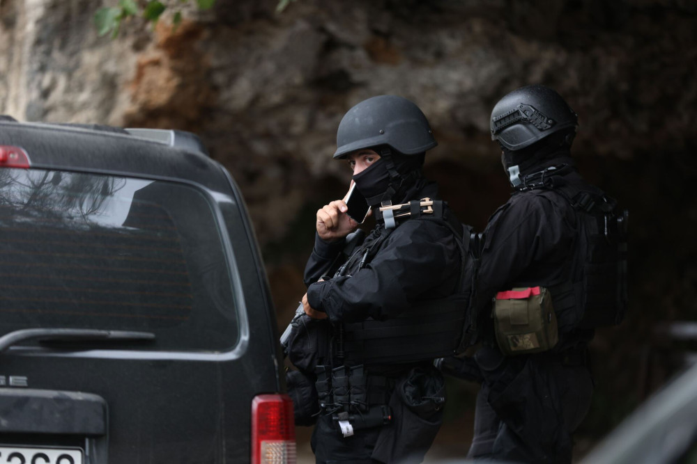 Δημογλίδου  για τα Βορίζια: Φρούριο  μετά το μακελειό - Δεν έχει εντοπιστεί οπλισμός (photos)
