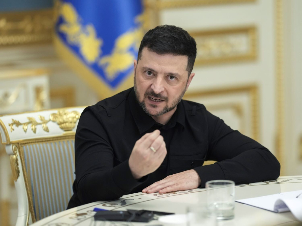 Ζελένσκι: «Δεν φοβάμαι τον Τραμπ» - Συνέντευξη στον Guardian με διακοπές ρεύματος