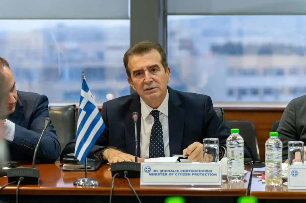 Μιχάλης Χρυσοχοΐδης: Τέλος η ενοικίαση σπιτιών για να φιλοξενούν δεκάδες μετανάστες (video)