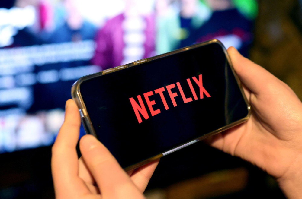 Mega-deal στο Χόλιγουντ: η Netflix εξαγοράζει τη Warner Bros. Discovery έναντι 82,7 δισ. δολαρίων