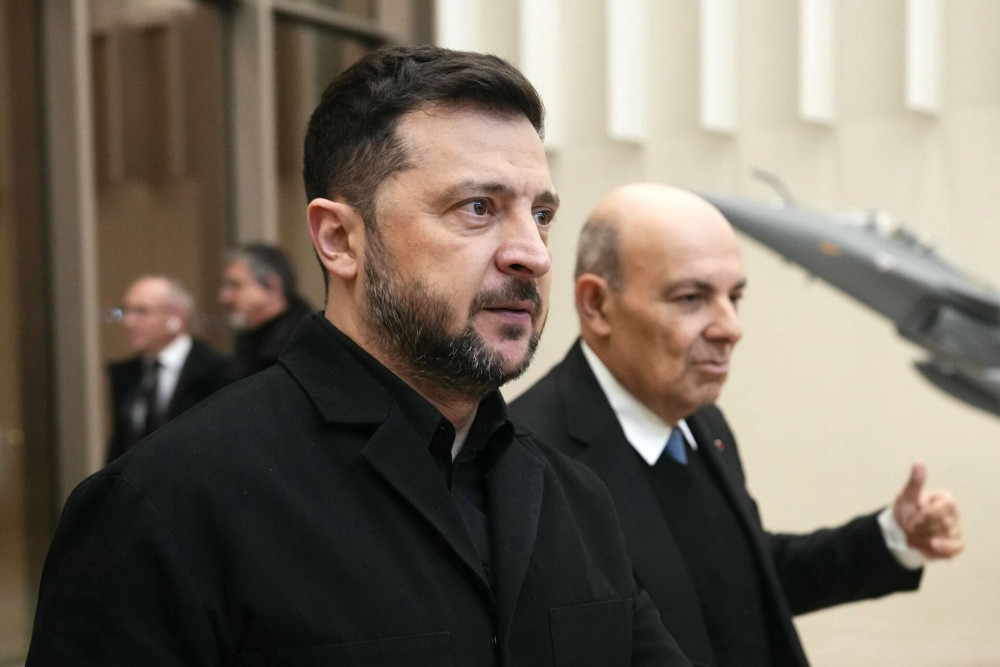 Αισιοδοξία Βολοντίμιρ Ζελένσκι αλλά με «κόκκινες» γραμμές - «Υπάρχει μια ευκαιρία να τελειώσει ο πόλεμος»