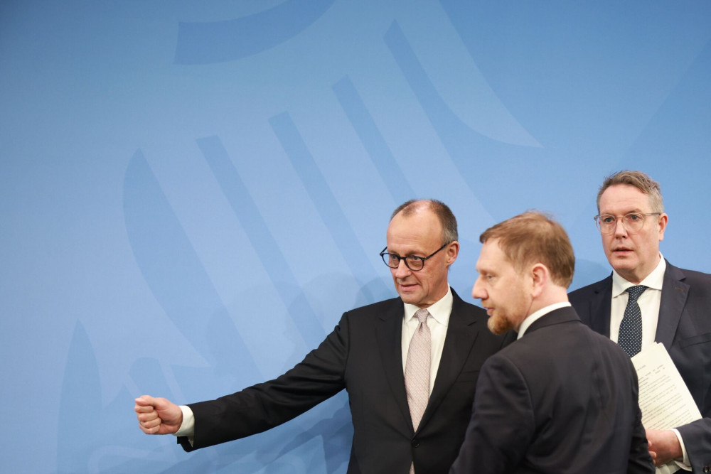 Τριγμοί στην Bundestag: Ο Μερτς ζητά σιδηρά πειθαρχία ενόψει της κρίσιμης ψηφοφορίας