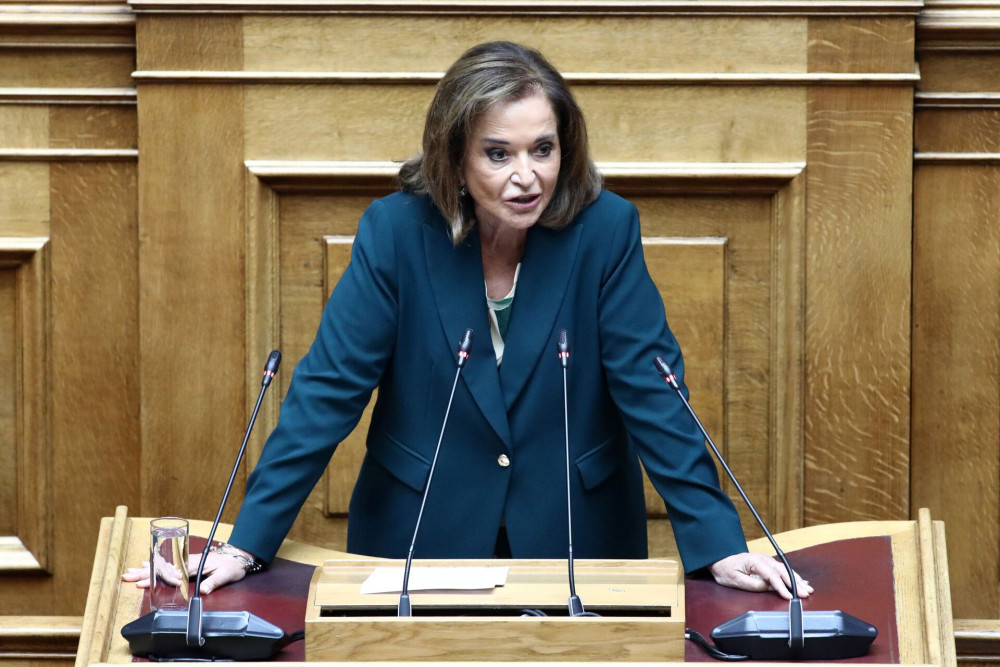 Μπακογιάννη σε Βελόπουλο: Στη σωστή πλευρά της ιστορίας, χωρίς να πουλάμε «επιστολές του Ιησού»