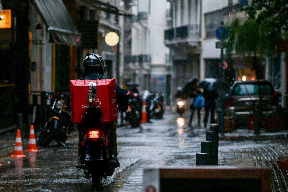 Θανατηφόρο τροχαίο στο Χαλάνδρι - Διανομέας συγκρούστηκε με ΙΧ