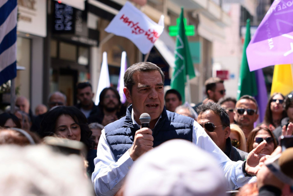 Οι… όμορφες θάλασσες του Τσίπρα και ο καπετάνιος που έριξε το καράβι στα βράχια