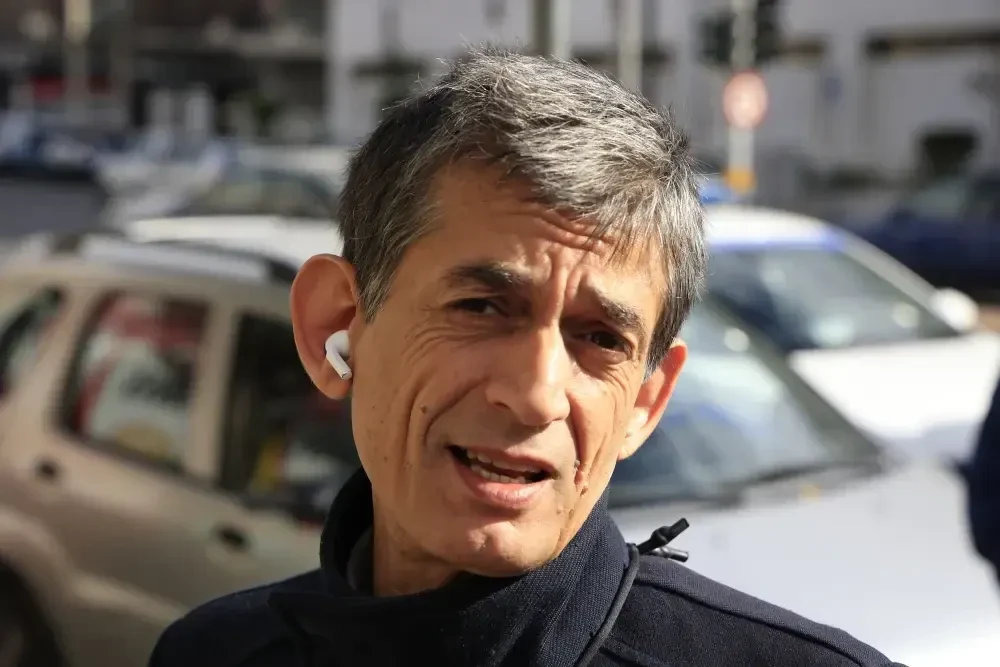 Νίκος Καρανίκας κατά των αποχωρούντων στον ΣΥΡΙΖΑ: Ρεζιλεύουν την Αριστερά
