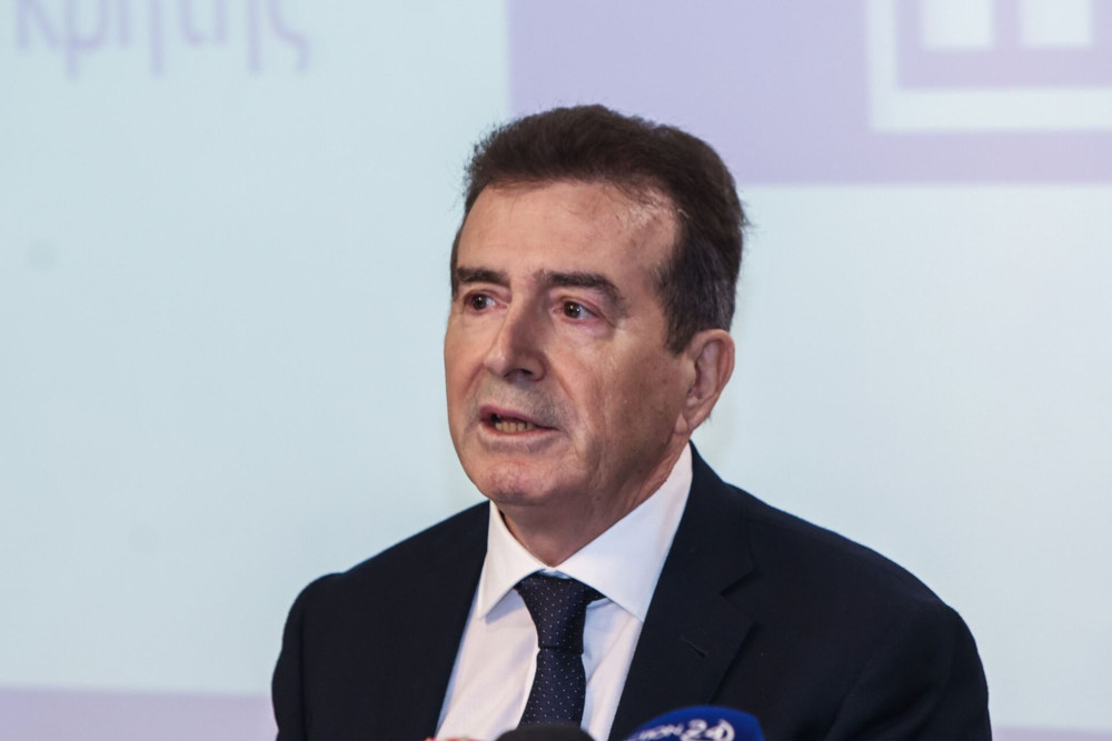 Μιχάλης Χρυσοχοΐδης: «Επιδημία» οι τηλεφωνικές απάτες - Κακούργημα η εξαπάτηση ηλικιωμένων