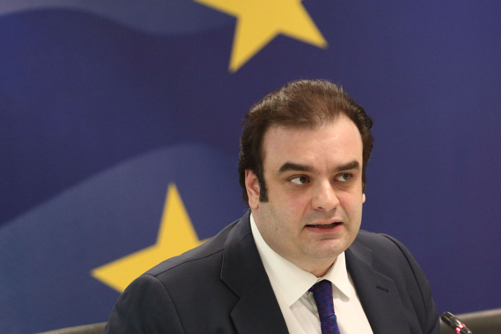 Bloomberg: Ο Πιερρακάκης ανακοινώνει την υποψηφιότητά του για την προεδρία του Eurogroup