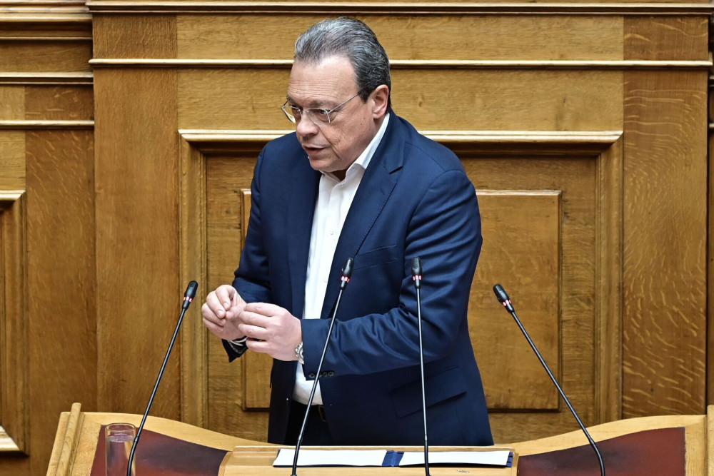 Η «λύση» Φάμελλου: Ενωτικό ψηφοδέλτιο σε ένα βαθιά διαιρεμένο κόμμα