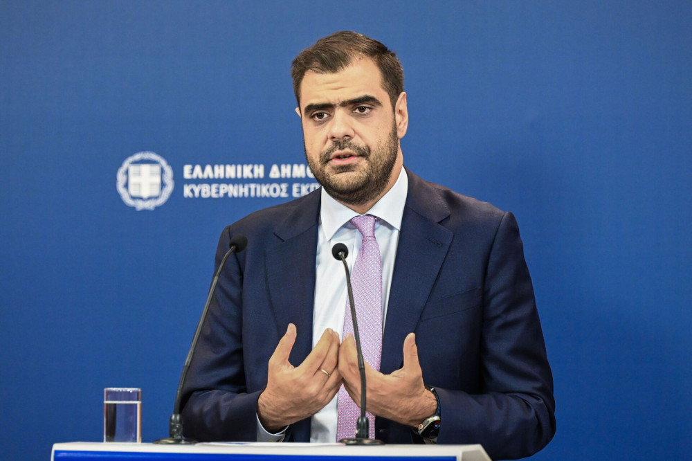 Μαρινάκης για βιβλίο Τσίπρα: Δεν αφορά τους πολίτες - Αντιπαραβολή του «χθες» με το «σήμερα» (video)
