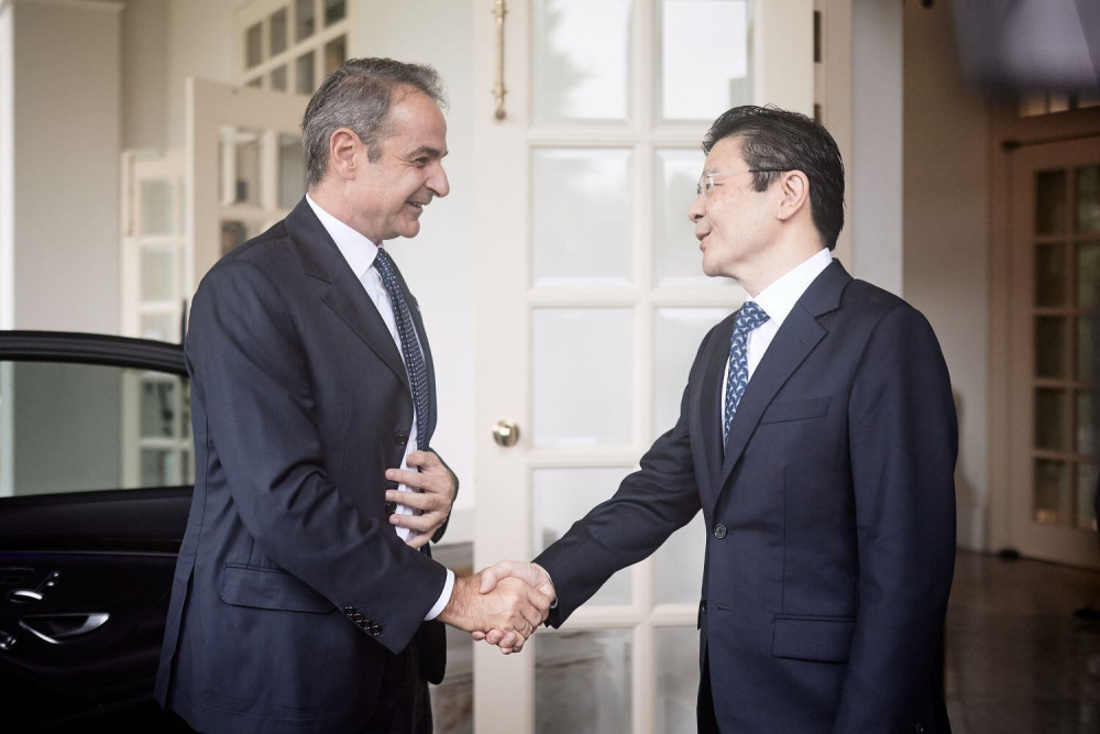 Η εξωστρέφεια της κυβέρνησης και η εσωστρέφεια της αντιπολίτευσης