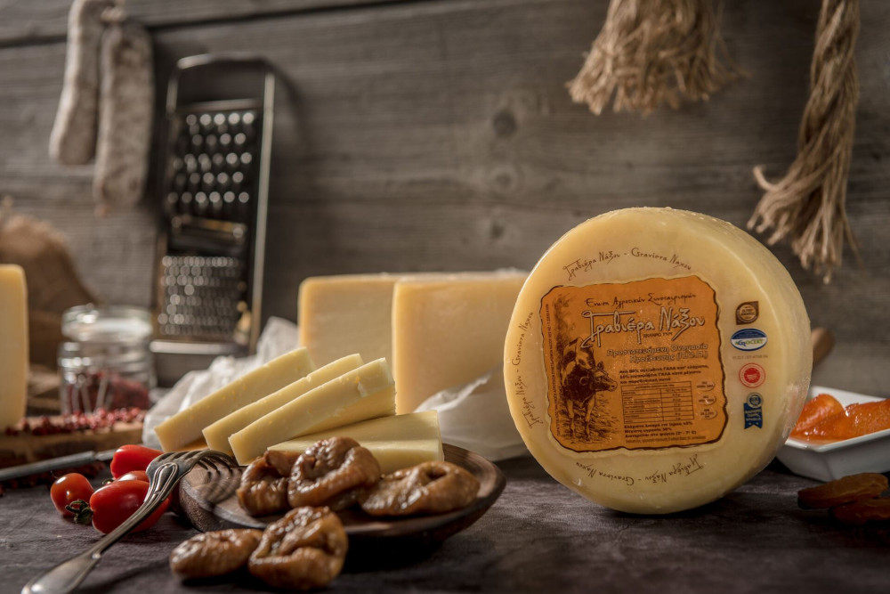 Taste Atlas: στην κορυφή του κόσμου η Γραβιέρα Νάξου ΠΟΠ