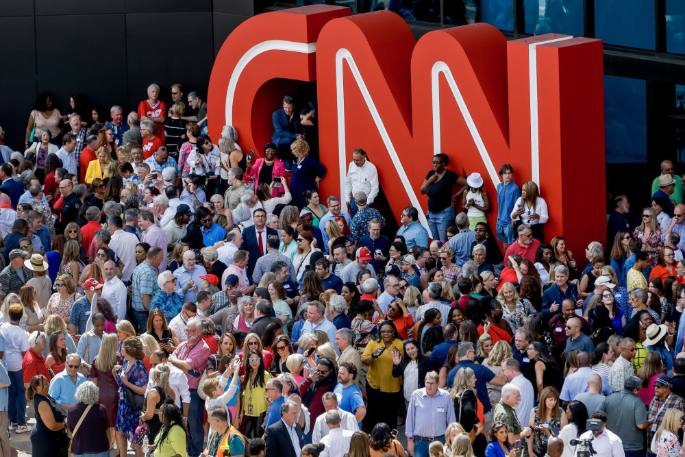 Ο Ντόναλντ Τραμπ θέλει το CNN να αλλάξει χέρια