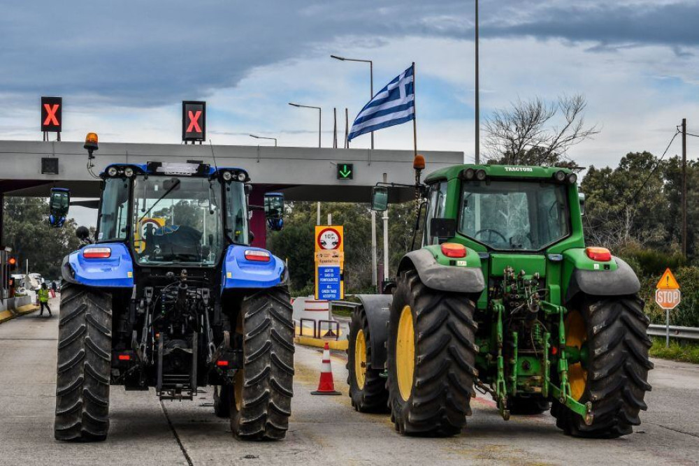 Αγροτικές κινητοποιήσεις: αποκλεισμοί εθνικών οδών και τελωνείων, παρακαμπτήριες κλειστές