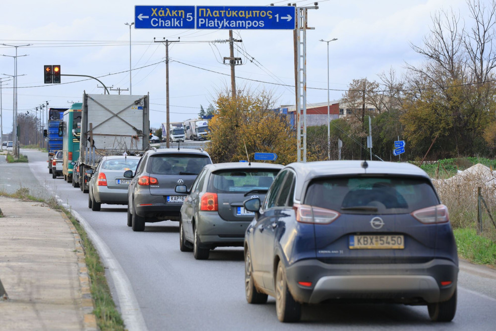 Με χαμηλές ταχύτητες η έξοδος των εκδρομέων για τα Χριστούγεννα - Η εικόνα από το οδικό δίκτυο