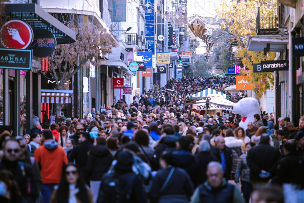 Ξεκίνησε το εορταστικό ωράριο - Οι Κυριακές που θα είναι ανοιχτά τα καταστήματα