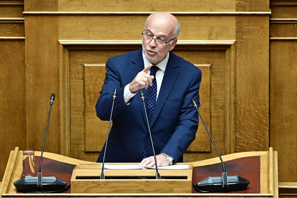 Σύγκρουση Φλωρίδη-Βελόπουλου στη Βουλή: Δείξατε οστά που ανήκουν σε ζώα