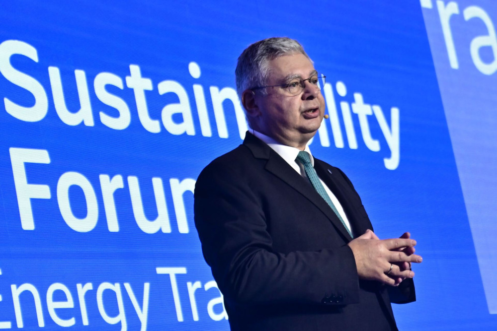 HELLENiQ ENERGY και BP ανανεώνουν τη συνεργασία τους με ορίζοντα 10ετίας