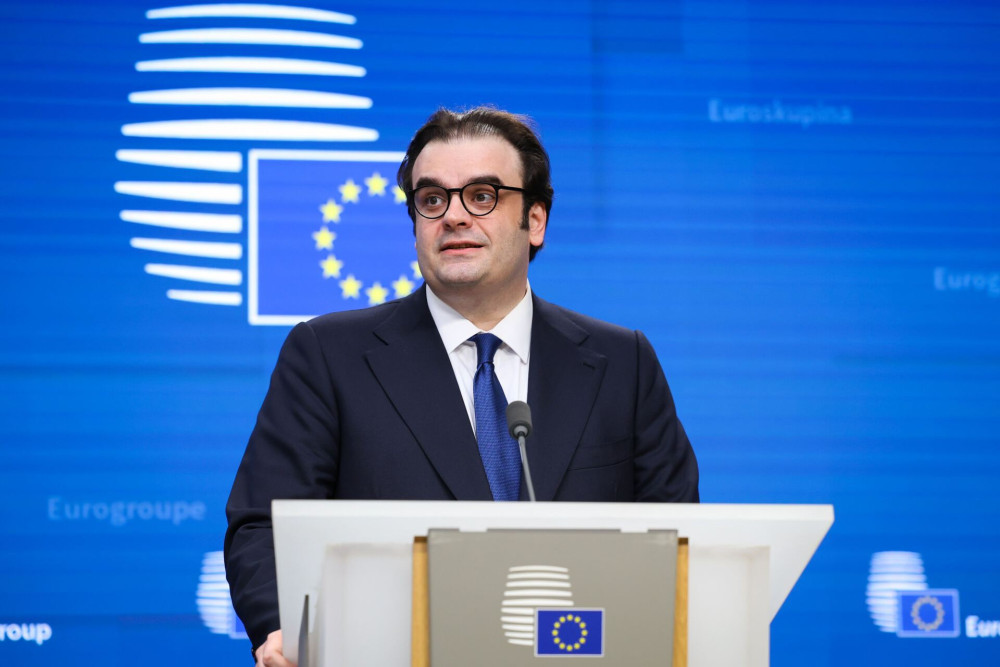 Politico για εκλογή Πιερρακάκη: Πώς ο Έλληνας υπουργός κέρδισε την ηγεσία της ευρωζώνης