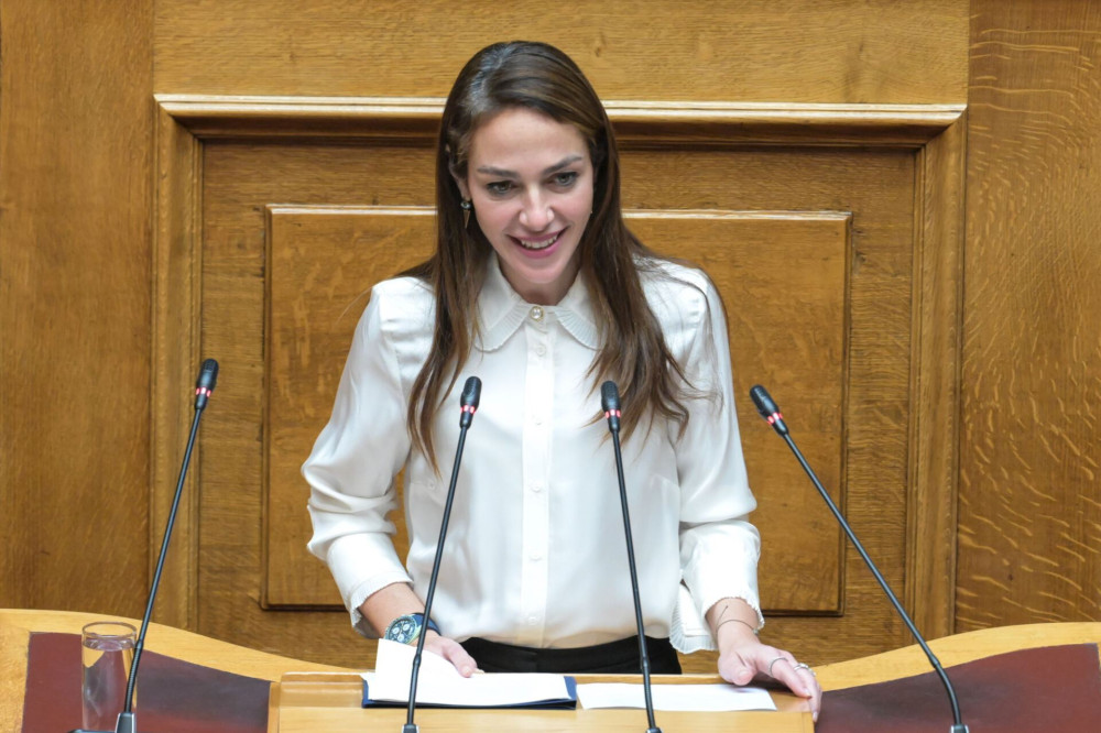 Δόμνα Μιχαηλίδου: Κοινωνικά δίκαιος ο Προϋπολογισμός - Στήριξη οικογενειών από τη γέννηση έως τη στέγη