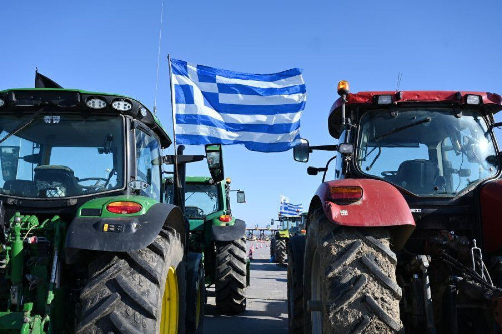 Ρήγμα στα μπλόκα: Η σύσκεψη της Επανομής αποφάσισε διάλογο με την κυβέρνηση, οι αγρότες της Νίκαιας δεν θέλουν