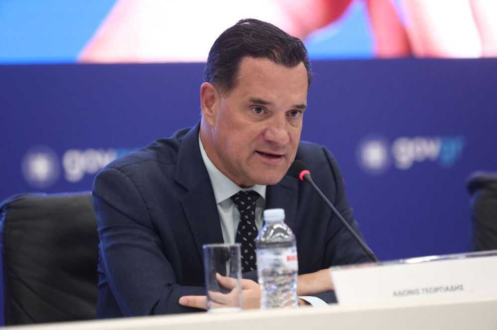 Ο Άδωνις Γεωργιάδης επισκέφθηκε παιδιατρικά νοσοκομεία στην Αθήνα