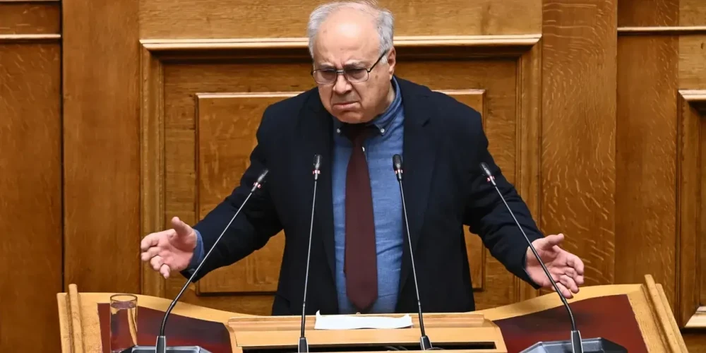 ΠΑΣΟΚ: το παρασκήνιο γύρω από τον Παρασκευαΐδη - Τα πηγαδάκια, τα κρασιά και τα τσίπουρα