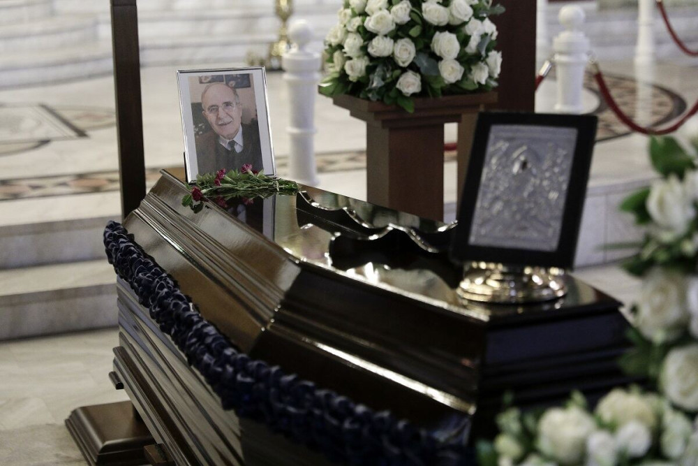 Είπαν το ύστατο χαίρε στον Ντίνο Χριστιανόπουλο με ένα μεγάλο χειροκρότημα (pics-vid)