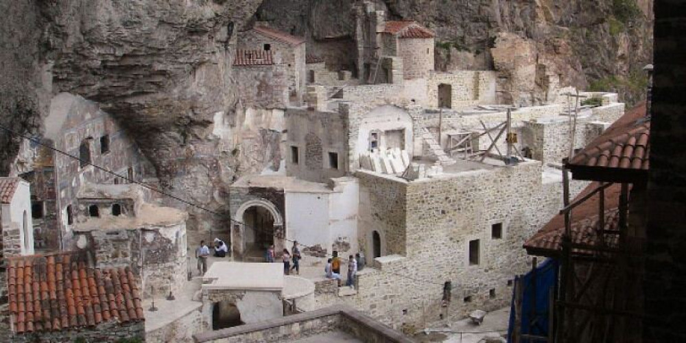 Ζωντανή εικόνα από την Παναγία Σουμελά στην Τραπεζούντα – Ο μεγάλος εορτασμός της κοιμήσεως της Θεοτόκου