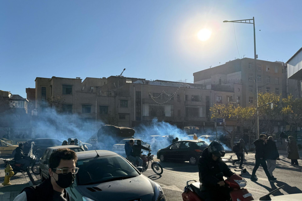 Ιράν: Η χώρα βυθίζεται στη βία - Φονική καταστολή με 27 νεκρούς  και 1.000 συλλήψεις